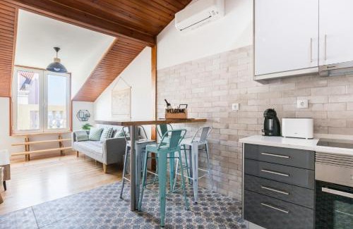 Alfama Wohnung | Superb Apartments Overlooking Graça in Lisbon