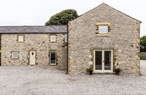 Monyash Haus | Superb barn conversion with games room, near Monyash, sleeps up to 20 in 7 bedrooms.
