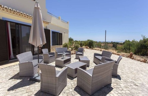Lagoa e Carvoeiro Villa | Superb Carvoeiro Villa | Quinta dos Loendros | 10 Bedrooms | Pool Table | Perfect for Large Groups