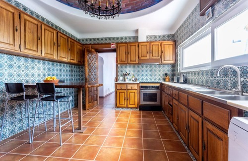 Alporchinhos Villa | Superb Carvoeiro Villa | Villa Alegria do Sul | 7 Bedrooms | Perfect for Larger Groups