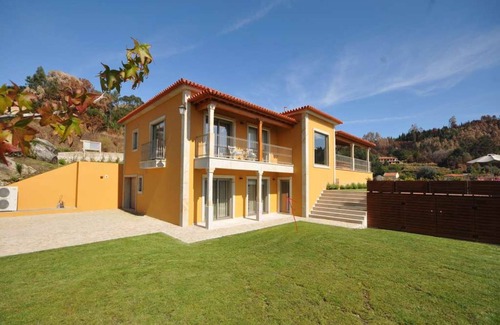 Ponte de Lima Villa | Superb Ponte de Lima Villa | 4 Bedrooms | Villa Arrincao | Sauna | Stunning Valley Views