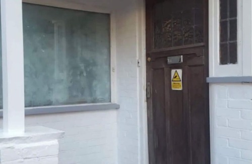Fortune Green Haus | Superb self contained loft West Hampstead off street parking