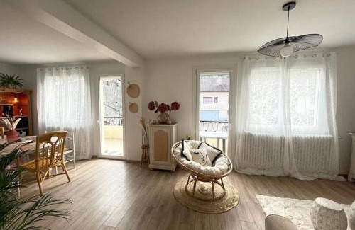 Vaux-les-Saint-Claude Wohnung | Superbe appartement avec salle de jeux