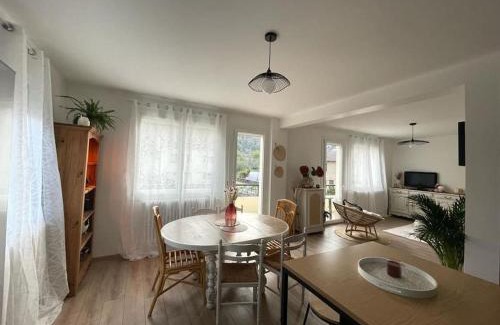 Vaux-les-Saint-Claude Wohnung | Superbe appartement avec salle de jeux