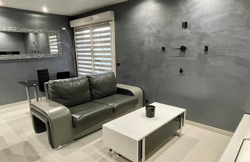 Vaires-sur-Marne Wohnung | Superbe F2 Standing en rdc Parking Paris/disney