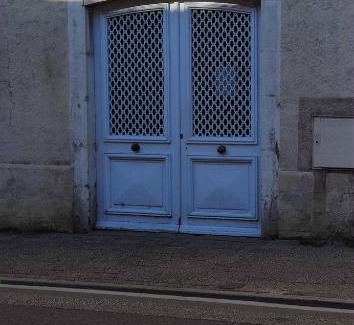 Arbois Wohnung | Superbe studio en résidence rue de courcelles