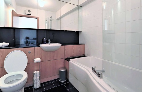 Grand Canal Dock Haus | Superbly located! Bright and Airy Mews.