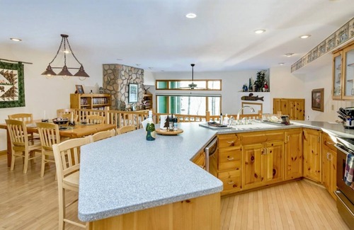 Tofte Haus | Superior Sanctuary on Lake Superior. Just 6 mi from Lutsen Mountain ski resort!