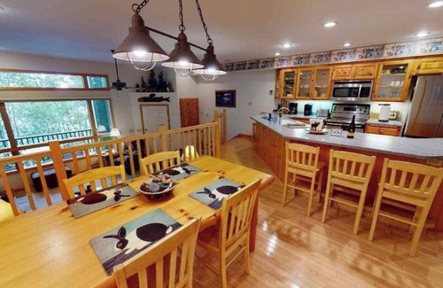 Tofte Haus | Superior Sanctuary on Lake Superior. Just 6 mi from Lutsen Mountain ski resort!