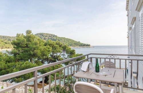 Saplunara Wohnung | Superior-Studio, Balkon, Meerblick – GARTENGEHEIMNIS