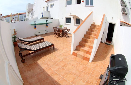 Peniche Haus | Supertubos Strandhaus (mit Wi Fi)