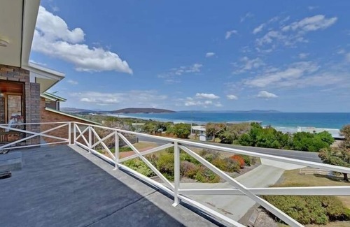 Dodges Ferry Haus | Surf Beach House - Park Beach - herrliche Aussichten, Sonne & Surfen. Spazieren Sie zum Strand.
