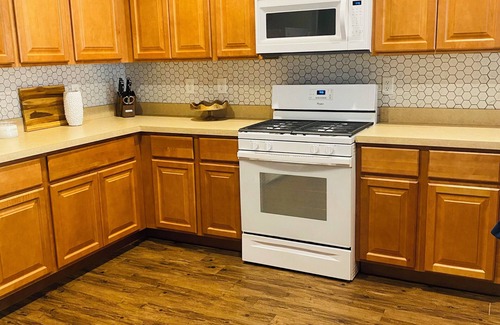 Osborn Island Haus | “Surf Shack” within walking distance to the beach!