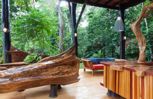 Puerto Jimenez Haus | Surfers´bohemian dream overlooking the point break