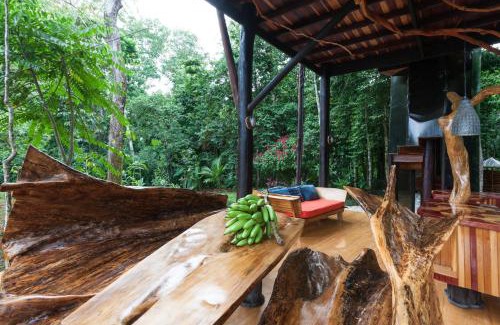 Puerto Jimenez Haus | Surfers´bohemian dream overlooking the point break