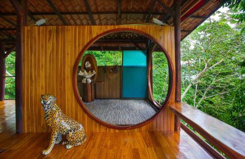 Puerto Jimenez Haus | Surfers´bohemian dream overlooking the point break