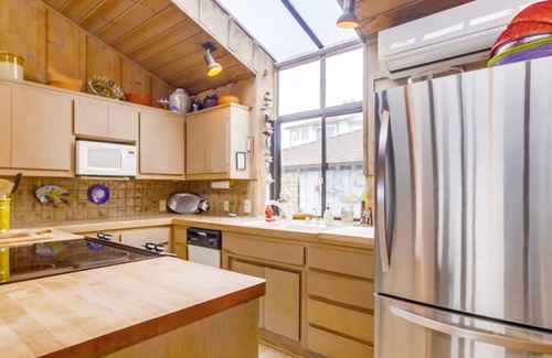 South Oceanside Haus | Surfs Up Breezy beachfront home with amazing views, gas fireplace, deck, WiFi, & grill