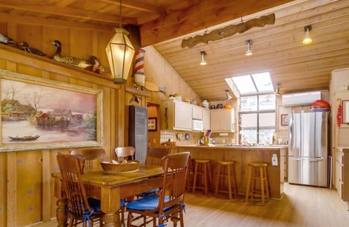 South Oceanside Haus | Surfs Up Breezy beachfront home with amazing views, gas fireplace, deck, WiFi, & grill