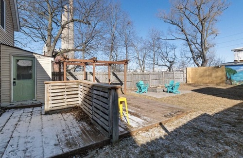 Lansing Haus | Surfs up I 4 BR I 2 BA I 4 King Beds