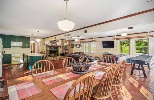 Old Timberline Haus | Surrounded by peace, quiet, and nature~welcome to Woodhaven!