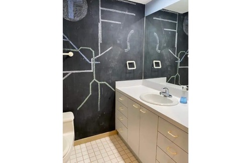 Suttons Bay Haus | Suttons Bay Hide-Away In a Spectacular Destination