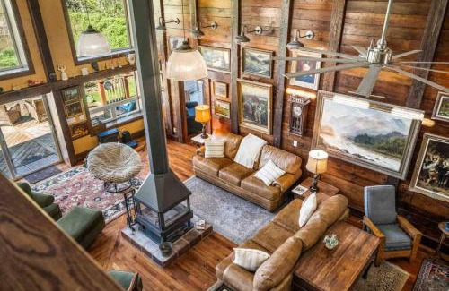 Salem Haus | Swallows Nest