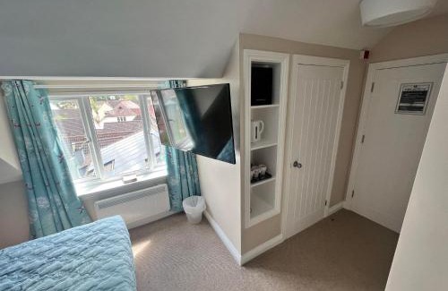 Ozleworth Hotel | Swan Hotel