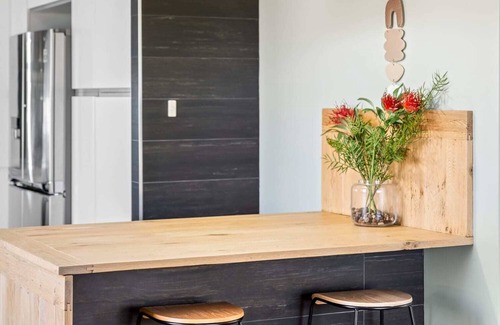 Swansea Haus | Swan Lake By Coast Hosting