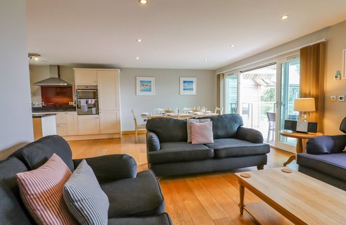 Eleighwater Hütte | SWANDOWN, 19 POLDON, family friendly, with pool in Cricket St. Thomas