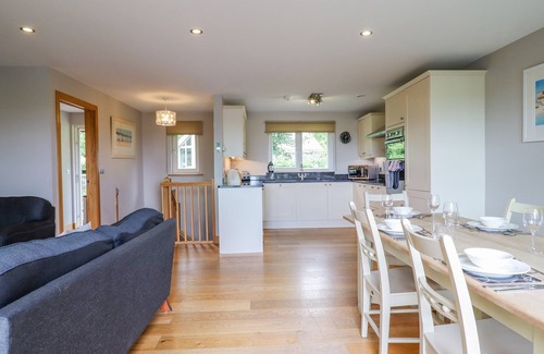 Eleighwater Hütte | SWANDOWN, 19 POLDON, family friendly, with pool in Cricket St. Thomas