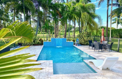 Lake Worth Haus | Swans Nest West - Modern & Private, beheizter Pool, 3 Schlafzimmer