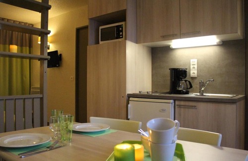 Evian-les-Bains Wohnung | 50m from shops, swimming pool, sauna, terrace, balcony, tv, 52m², Thollon les Mémises