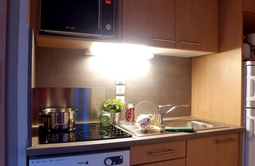 Evian-les-Bains Wohnung | 50m from shops, swimming pool, sauna, terrace, balcony, tv, 52m², Thollon les Mémises