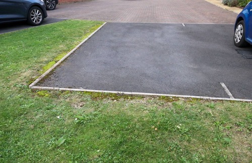 Swindon Haus | Swindon Cozy 2BR Retreat