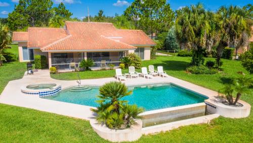 Groveland Haus | SWISS 61 - Lake Denise