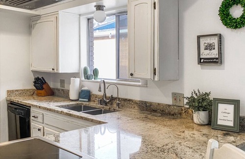 Santa Clara Haus | Swiss Corner Cottage * Private-Heated Indoor Pool