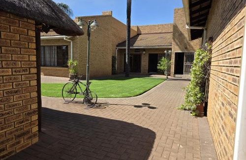 Emfuleni Haus | Swiss Guest House