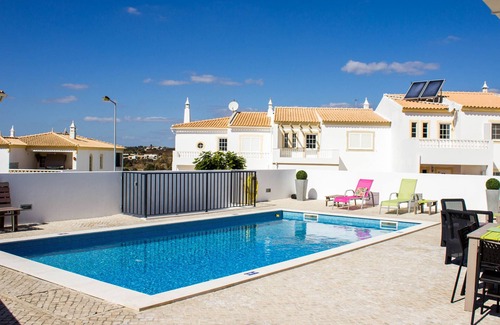 Monte Raposo Villa | Super Angebot - Perfekte Pool Villa in idealer Lage ...