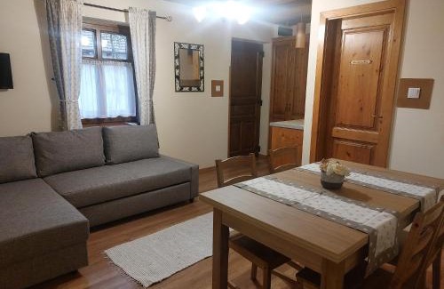 Ujfeherto Haus | Tóth Vendégház és Apartmanház Újfehértó