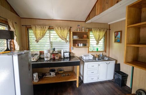 Belmopan Kabine | T.R.E.E.S Research Center and Eco Lodge