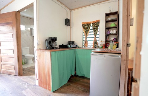 Belmopan Kabine | T.R.E.E.S Research Center and Eco Lodge