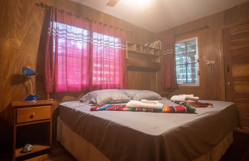 Belmopan Kabine | T.R.E.E.S Research Center and Eco Lodge
