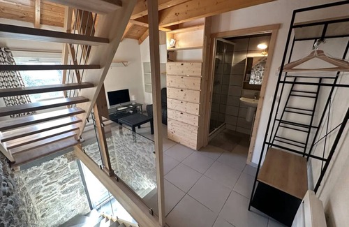 Neydens Wohnung | T1 Triplex-Apartment-Ensuite-Bergblick
