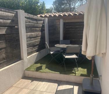 Rocbaron Haus | T2 avec spa en centre VAR