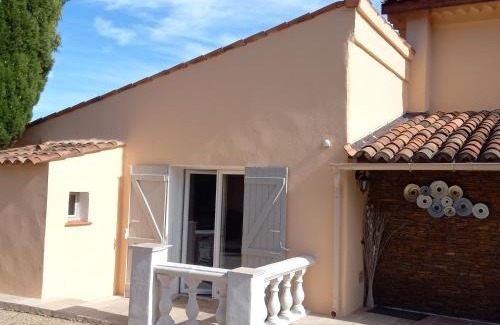 Carnoules Wohnung | T2 de charme 55 m² au calme avec terrasse ombragée 40m2