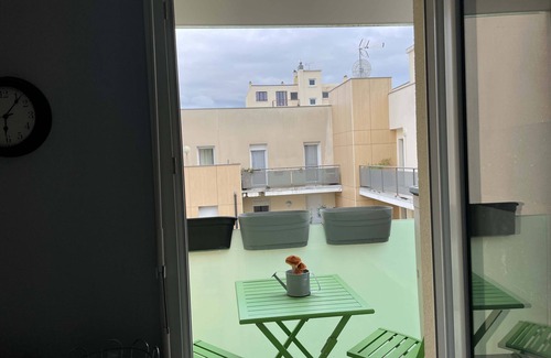 Romainville Wohnung | T2 with balcony near city center