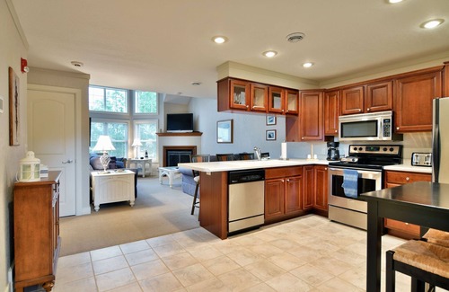 Birchwood Eigentumswohnung | Charmante 2 Betten, 2 Bäder Wohnung mit Seeblick