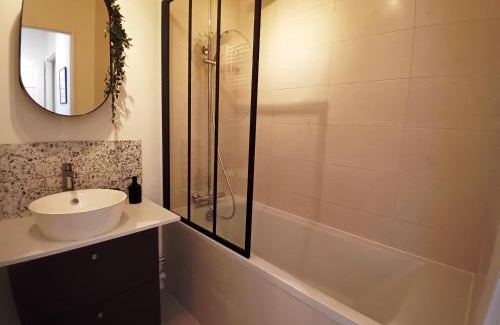 Houilles Wohnung | T3 en face de la gare, Terrasse-Rooftop, Parking