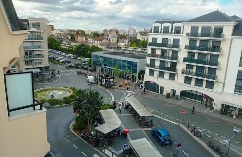 Houilles Wohnung | T3 en face de la gare, Terrasse-Rooftop, Parking