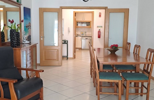 Areias de Sao Joao Wohnung | T3, espaçoso, wifi, a/c, junto à praia!